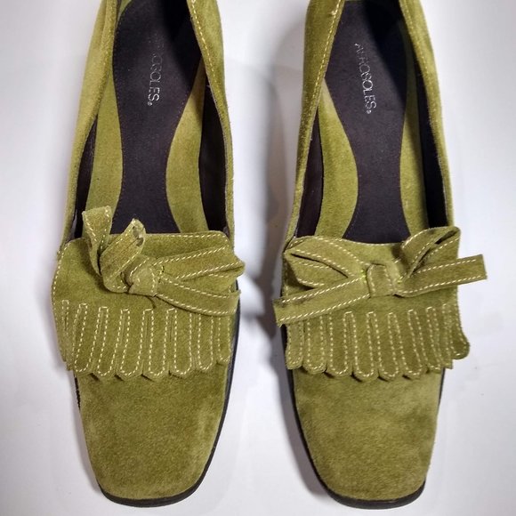 Aerosoles wedges olive green suede and black rubber with bow size 8 - Picture 2 of 7